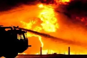 बुलंदशहर: रेस्टोरेंट में लगी भीषण आग, बड़े पैमाने पर नुकसान की आशंका