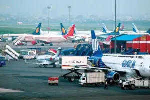 हवाई अड्डों पर ‘सोने की परत चढ़ाने’ से बचे, यात्रा आम आदमी के लिए किफायती हो: संसदीय समिति 