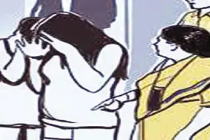 रामपुर: सरकारी अस्पताल में घूम रहे प्रेमी जोड़े को हिंदू संगठन ने दबोचा, जमकर धुनाई