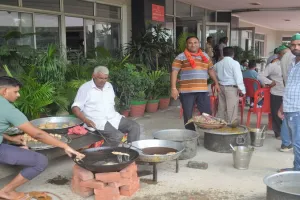  मुरादाबाद: दूसरे दिन भी जिद पर अड़े रहे किसान, जारी है अनिश्चितकालीन धरना