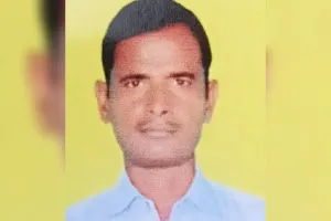 Hamirpur Suicide: मजदूर ने पेड़ से फांसी लगाकर की आत्महत्या, गांव के बाहर लटका मिला शव, परिजनों के उड़ गए होश