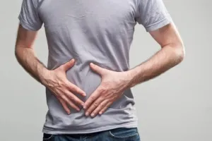 अपने पेट को हमेशा काम पर लगाए रखना क्यों बुरा है? जानिए...