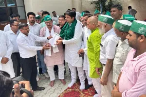 मुरादाबाद: बकाया गन्ना भुगतान कराने को लेकर रालोद का धरना, मुख्यमंत्री को संबोधित कर सौंपा ज्ञापन 