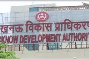 लखनऊ : 18 निर्माण सील, 10 बीघा प्लाटिंग ध्वस्त, LDA ने की कार्रवाई