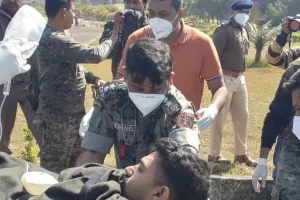 झारखंड : माओ‍वादियों के साथ मुठभेड़ में CRPF के एक जवान की मौत, दूसरा घायल