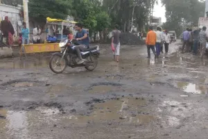 हल्द्वानी: सालों बीत गए लेकिन नहीं सुधरी रोडवेज से रेलवे स्टेशन सड़क की सूरत 