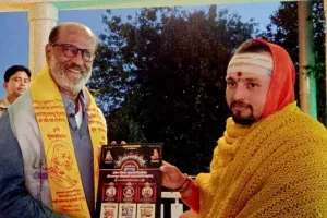  बद्रीनाथ पहुंचे रजनीकांत, फैंस को नहीं किया निराश