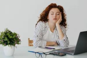 ऑफिस पहुंचते ही नींद आने लगती है? तो अपनाएं यह तरीका 