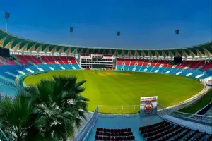 Cricket World Cup : ICC की सलाह, विश्वकप से पहले इकाना स्टेडियम की पिच पर खूब प्रैक्टिस मैच कराएं 