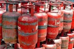 गरमपानी: भारी मात्रा में सिलेंडर उतारने वालों पर कसेगा शिकंजा