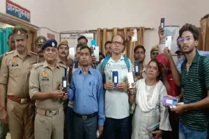 मुरादाबाद : जीआरपी ने बरामद किए 30 लाख रुपये के 151 मोबाइल