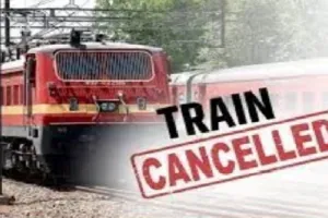 लखनऊ वाराणसी रुट की तीन जोड़ी ट्रेनें निरस्त, यात्रियों की बढ़ी परेशानी 