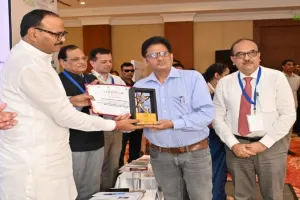 लखनऊ : आयुष्मान योजना के पांच साल पूरे होने पर बोले डिप्टी सीएम, कहा- इलाज के लिए गरीबों को अब नहीं बेचना पड़ता खेत