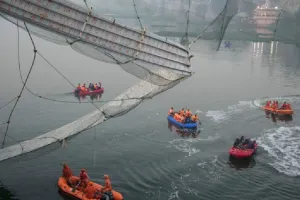 मोरबी पुल हादसा: SC ने आरोपियों की जमानत रद्द करने से किया इंकार, हादसे में 141 लोगों की गई थी जान  