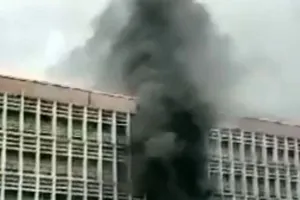 दिल्ली AIIMS के इमरजेंसी वार्ड के पास लगी आग, सभी लोगों को सुरक्षित निकाला गया