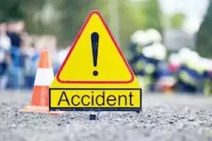 लखनऊ: PGI इलाके में स्कूटी सवार मां-बच्चों को बस ने रौंदा, सड़क हादसे में मासूम की दर्दनाक मौत