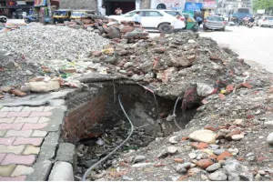 रुद्रपुर: मनमर्जी से सड़क खोदने वालों के खिलाफ होगी सख्त कार्रवाई