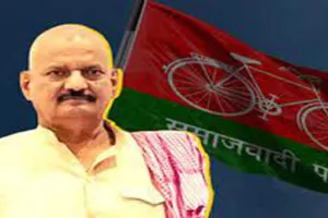 Ghosi Bypolls Result: सुधाकर सिंह 10वें दौर की मतगणना के बाद भी दारा सिंह से आगे