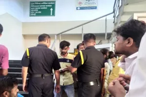 हरदोई मेडिकल कालेज में फिर हुआ बवाल: दबंग ने एम्बुलेंस चालक को पीटा, मची अफरातफरी