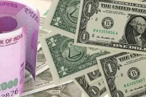 कारोबार: रुपया शुरुआती कारोबार में 30 पैसे टूटकर 85.88 प्रति डॉलर 