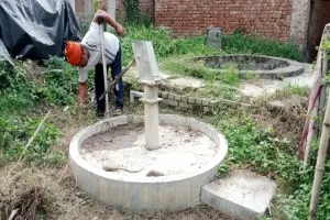 खबर का असर: गांव में शुरू हुई साफ-सफाई, लोगों ने कहा शुक्रिया...