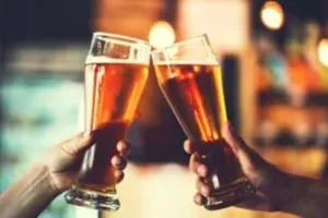 UP News: शौकीनों ने सावन के महीने में कम पी शराब, आबकारी विभाग की आय हुई प्रभावित 