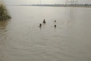 रायबरेली हादसा : गंगा नदी में नहाते समय तीन बच्चे डूबे, दो लापता 