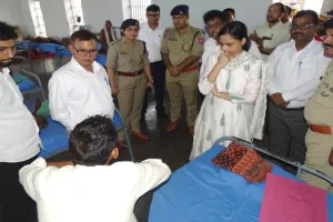 जिला कारागार बहराइच का श्रावस्ती डीएम और एसपी ने किया निरीक्षण