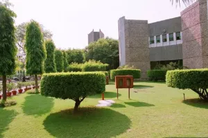 हल्द्वानी: दमकते ऑडिटोरियम में कंडम एसी, उद्घाटन करेंगे मुख्यमंत्री