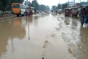 अयोध्या में बारिश से रपटीला हुआ आठ किलोमीटर रामपथ