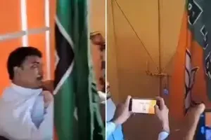 बंगाल: प्रदर्शनकारी भाजपा कार्यकर्ताओं ने केंद्रीय मंत्री सुभाष सरकार को पार्टी कार्यालय में किया बंद 