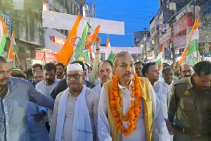 भारत जोड़ो यात्रा : प्रयागराज में कांग्रेस ने निकाली यात्रा, प्रमोद तिवारी और अजय राय हुए शामिल  