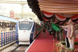 9 वंदे भारत एक्सप्रेस की हुई शुरुआत, यात्रियों के सुझाव के आधार पर जोड़ी गईं ये खास सुविधाएं