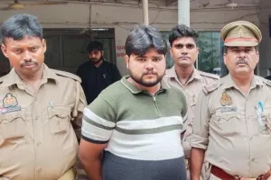 बरेली: पुलिस ने अश्लील वीडियो बनाकर ब्लैकमेल करने वाले को पकड़ा