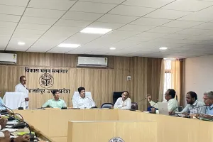 शाहजहांपुर: बेसिक विद्यालयों बिजली कनेक्शन तक नहीं, बीईओ का रोका वेतन