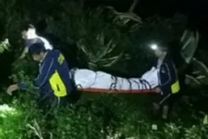 देहरादून: पैर फिसलने से साथी खाई में गिरा...बचाने के चक्कर में दूसरा भी गिरा, एक की मौत