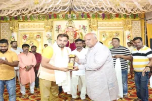 अयोध्या: कई विभूतियों को मिला श्रीराम रत्न, सांसद लल्लू सिंह ने किया सम्मानित