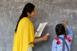 अयोध्या: पोर्टल पर फीड नहीं मातृत्व अवकाश, शिक्षिकाएं कैसे लें छुट्टी 