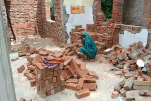 खुलासा: पुराने की ही मरम्मत कर बना रहे 50 लाख की नई हेल्थ यूनिट, शिलान्यास को पहुंचे विधायक के सामने खुली पोल