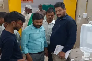  बहराइच: पिता ने नहीं खरीदा मोबाइल तो बेटे ने धारदार हथियार से किया हमला, लखनऊ रेफर