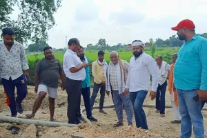 अयोध्या: लोगों ने किया घेराव तो बंद क्रासिंग पर खोला गया सम्पर्क मार्ग