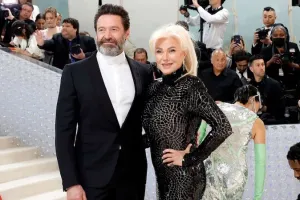 Hugh Jackman-Deborralee: शादी के 27 साल बाद  ह्यू जैकमैन से तलाक ले रहीं डेबोरा,  दो बच्चों को लिया था गोद 