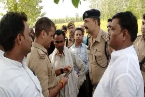 अमरोहा: ससुर के खेत में पेड़ से लटका मिला युवक का शव, हत्या का आरोप