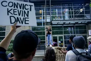 जाह्नवी कंडुला के लिए न्याय की मांग को लेकर सिएटल में निकाली रैली, सांसदों ने की जांच की मांग 