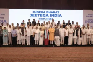 इंडिया गठबंधन ने आम चुनाव 2024 मिलकर लड़ने का लिया संकल्प 