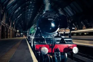 स्कॉटलैंड में दो ट्रेनों में टक्कर, दो लोग घायल...मामले की जांच शुरू