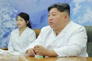  तानाशाह किम जोंग उन की बेटी सैन्य कार्यक्रमों में होती हैं शामिल, 107 तस्वीरें प्रकाशित 