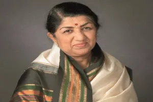 Lata Mangeshkar Birthday: लता मंगेश्कर ने आवाज के जादू से संगीत प्रेमियों के दिलों पर किया राज, सिनेमा के शो मैन ने दिया सरस्वती का दर्जा