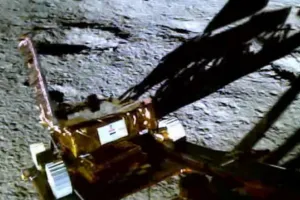 गंधक और अन्य तत्वों की खोज से चंद्रमा के भूवैज्ञानिक रहस्यों से पर्दा उठाने में मिलेगी मदद: विशेषज्ञ