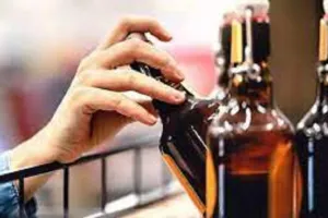 रुद्रपुर: ट्रकों के टायर ट्यूब से कच्ची शराब की तस्करी करते दो दबोचे 